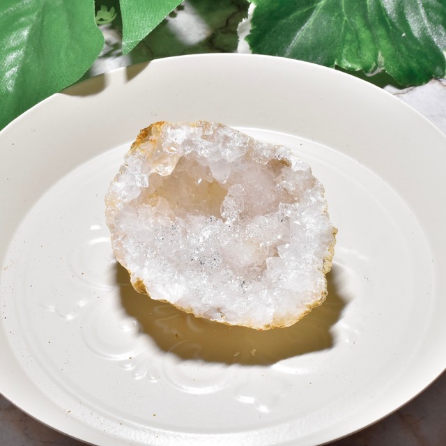 キラキラ輝く! 水晶ジオード 1個売り モロッコ産 CGD01