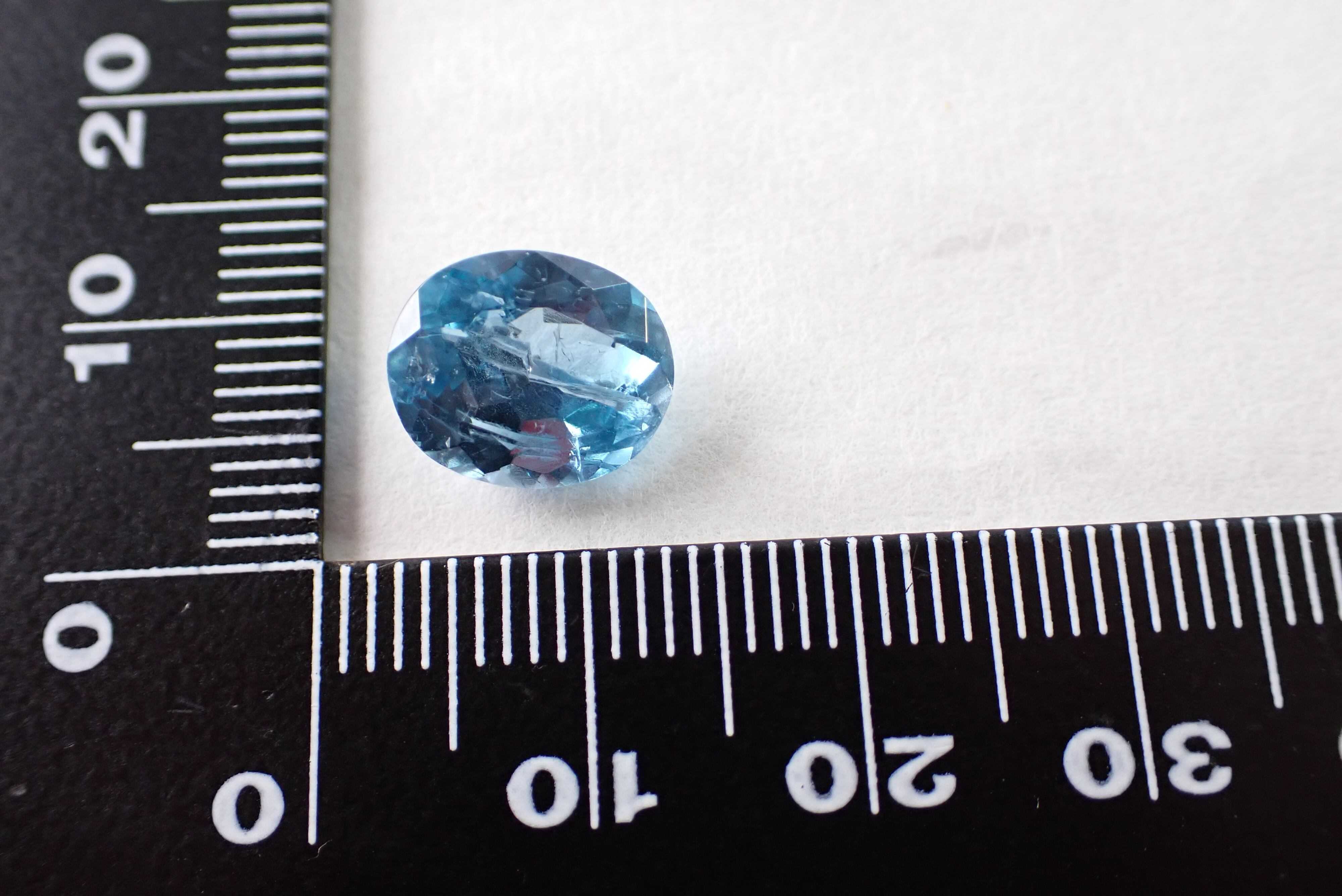 クラックロンドンブルートパーズ 4.25ct [C3‐15] | differencee