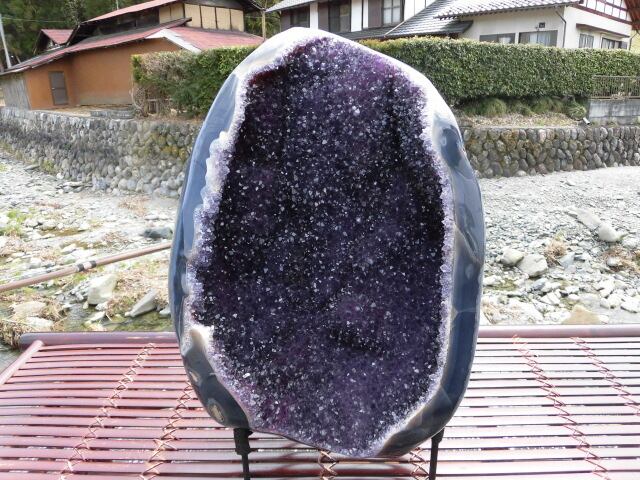 【送料無料】【高品質】【超美品】総高43cm ウルグアイ産　特大アメシスト