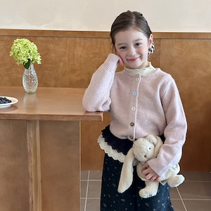 秋優しいピンクカーディガン