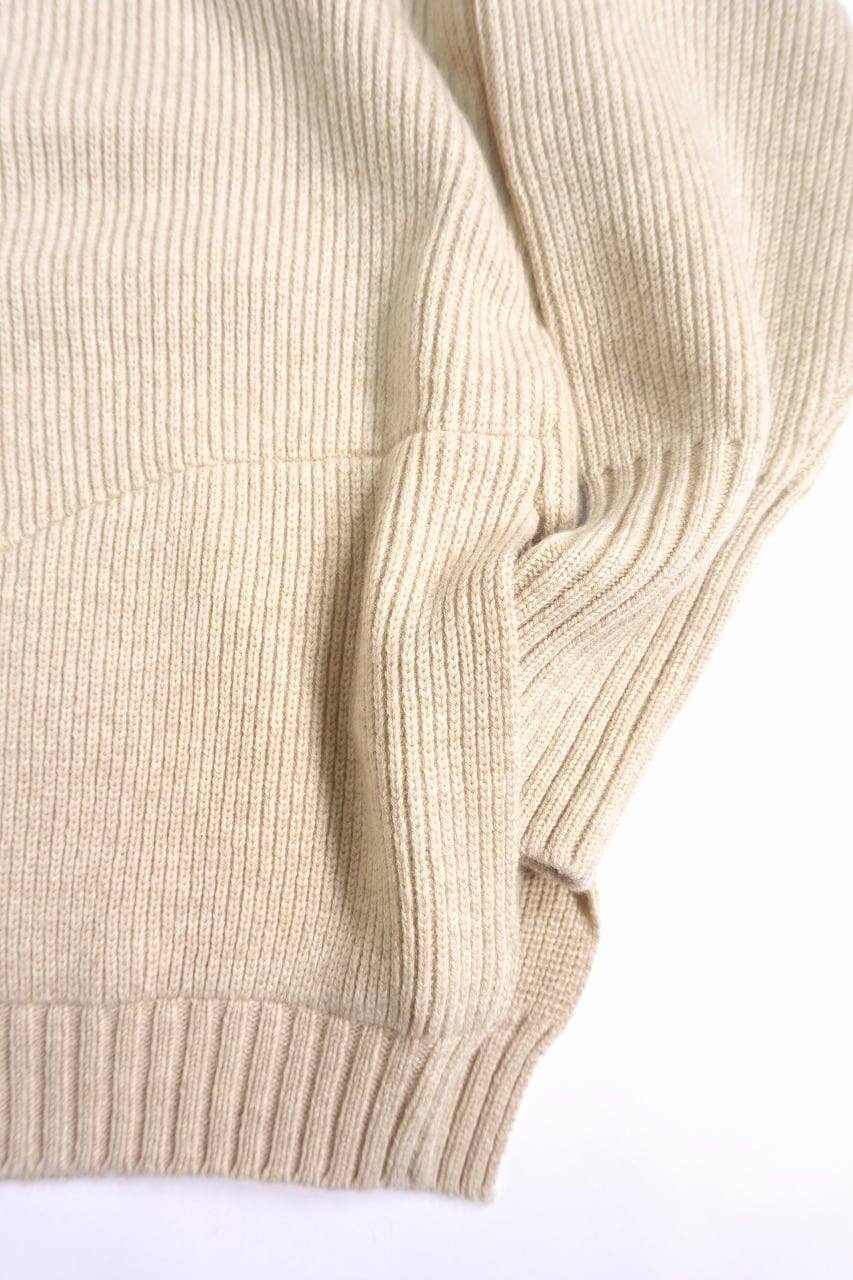 Hand Framed V-Neck C/D