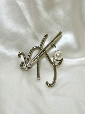 capricorn pearl brooch / silver (即納)