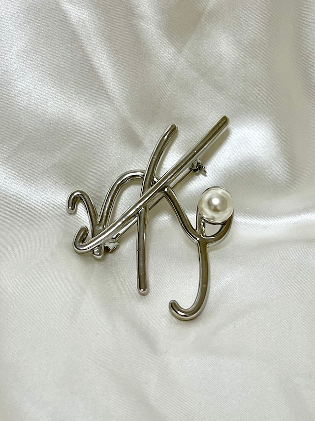 capricorn pearl brooch / silver (即納)