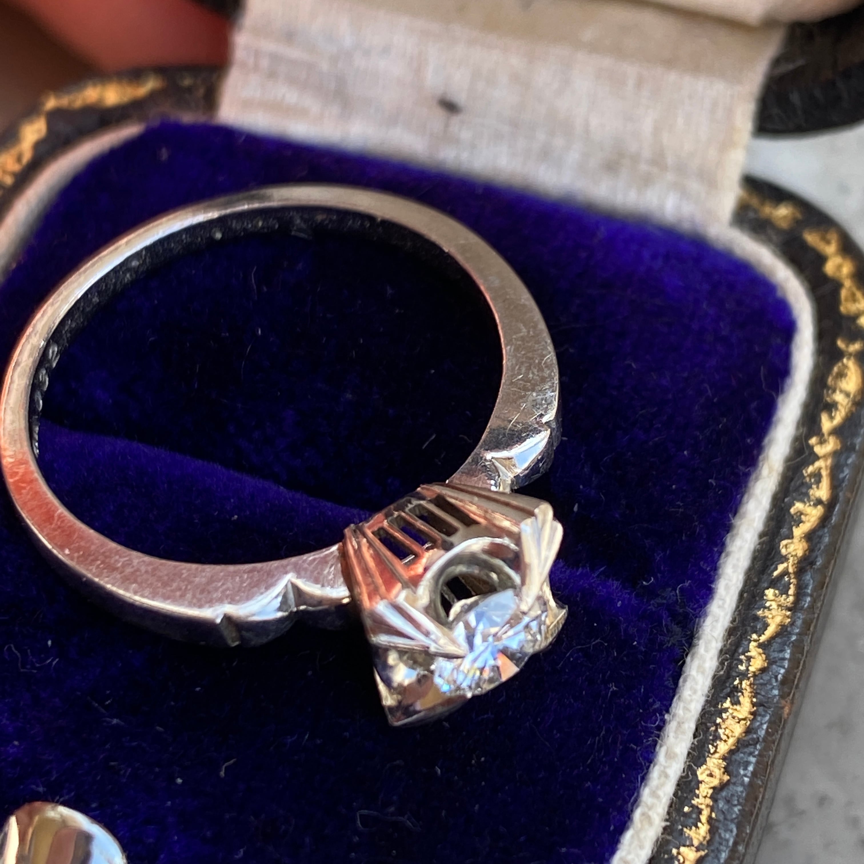 ヴィンテージ Ptにダイヤモンド三分石鬼爪リング