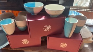 左馬フリーカップ  / レンジ・食洗機可 / ペア フリーカップ セット 左馬 午年 新年 縁起物 干支 和食器 陶器 青　白　コップ ペア 焼酎 カップ 湯呑 お祝い 贈り物 結婚記念日 夫婦 お揃い 還暦祝い 記念日 ギフトセット 退職祝い 結婚祝い 引越し祝い 酒器「コップ 2個 」食器セット ペアセット コップセット ペア湯呑み