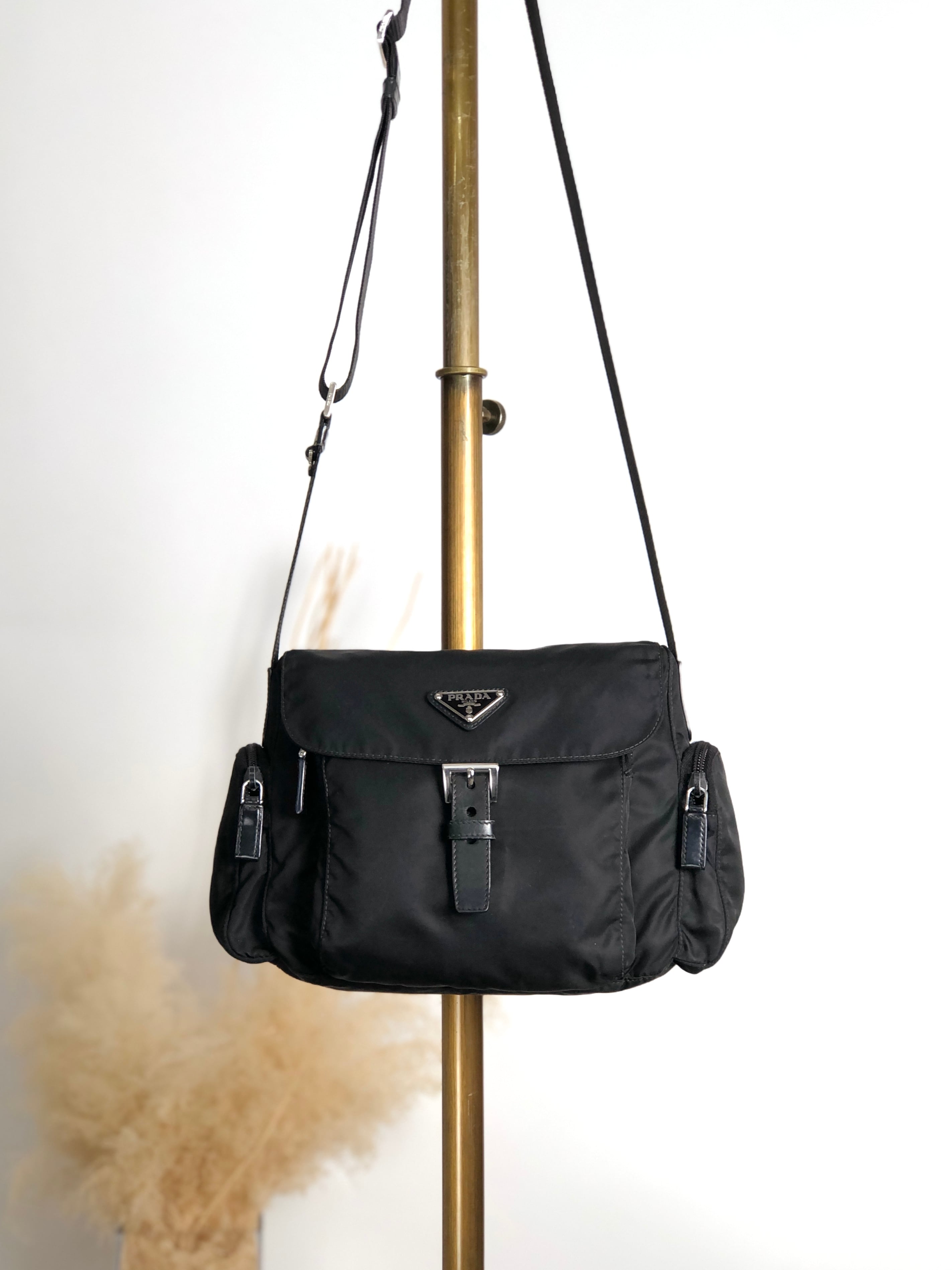 PRADA プラダ ショルダーバッグ ブラック トライアングルロゴ フロントバックル ナイロン サイドポケット vintage ヴィンテージ オールド kvcc4s