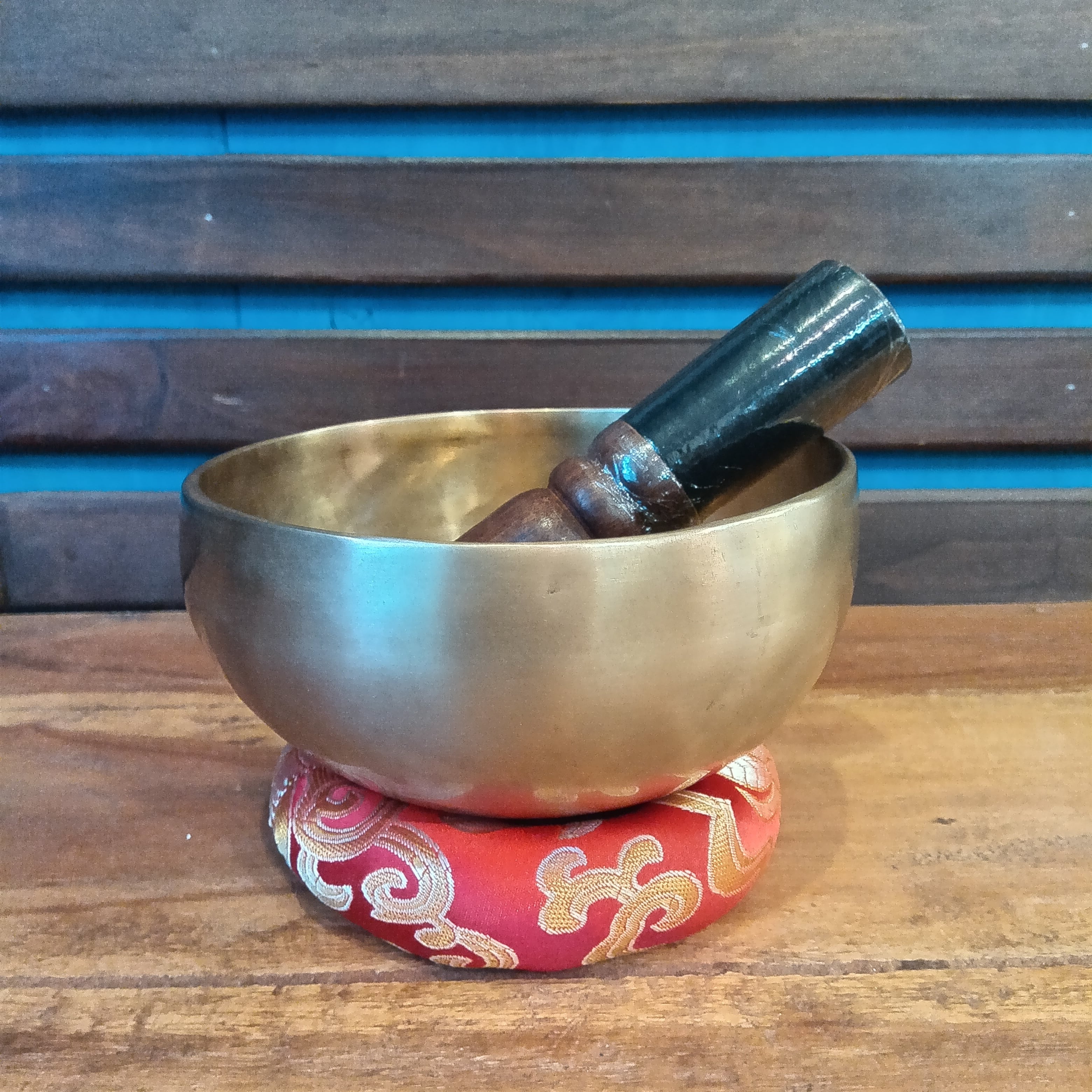 ネパール製 ハンドメイド シンギングボウル 直径12cm（スティック