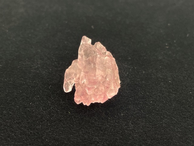 クラスター（ローズクォーツ原石）