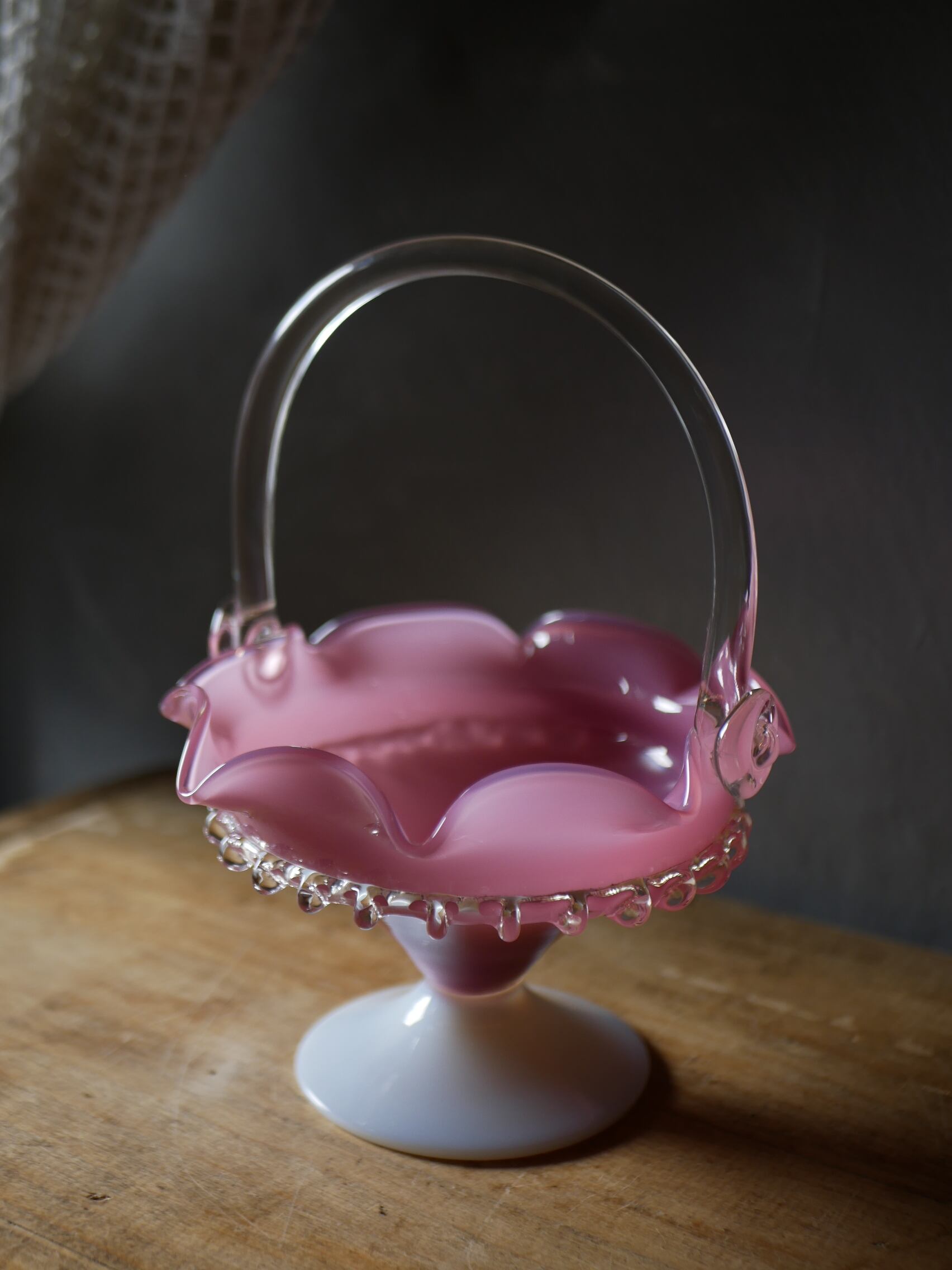 ピンクガラス 花リムのパニエ バスケット形 ボンボニエール アンティーク ヴィンテージ