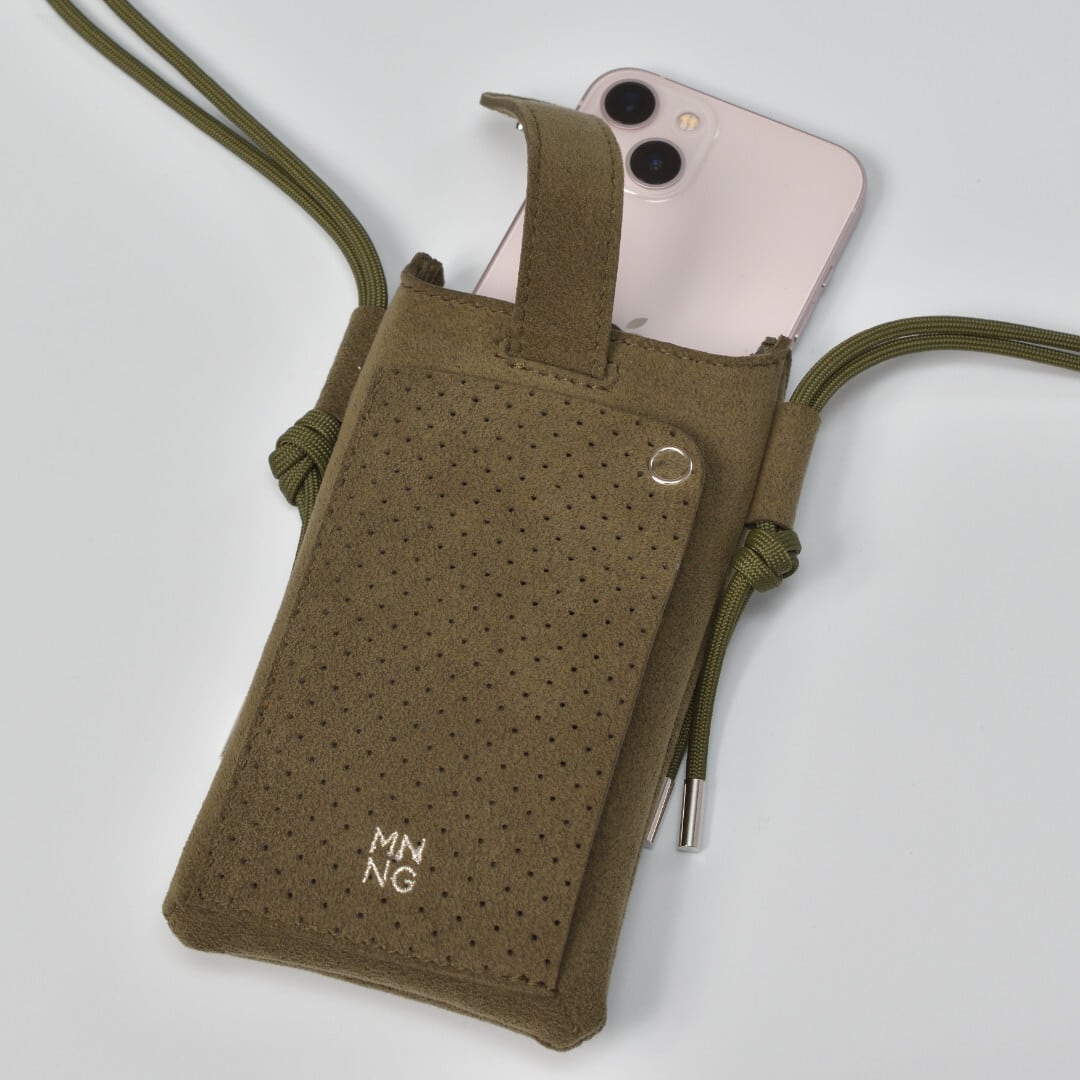 MNNG エムエヌエヌジー ハイドモバイルショルダー・オリーブ 東レのウルトラスエードを使った「mononoguもののぐ」のセカンドライン