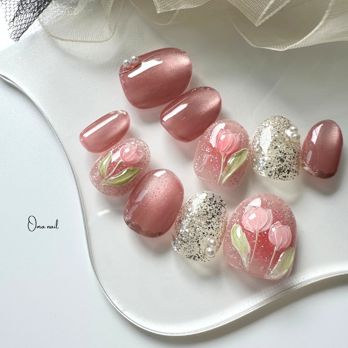 チークチューリップネイル