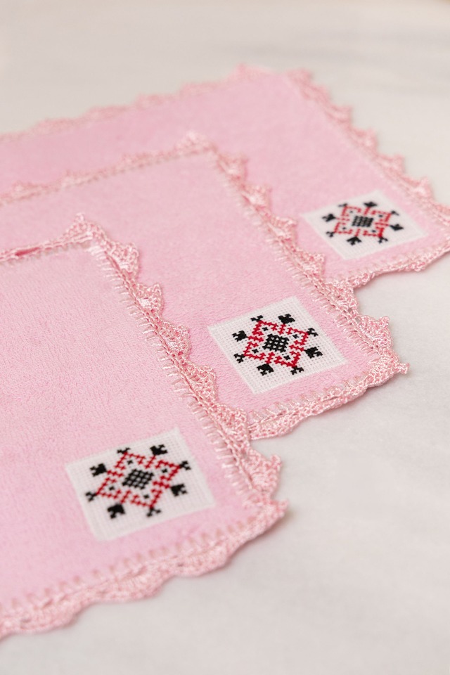 ウクライナ暗号手刺繍入りハンカチー手編みレース  自由　(Воля)　ハンドタオル