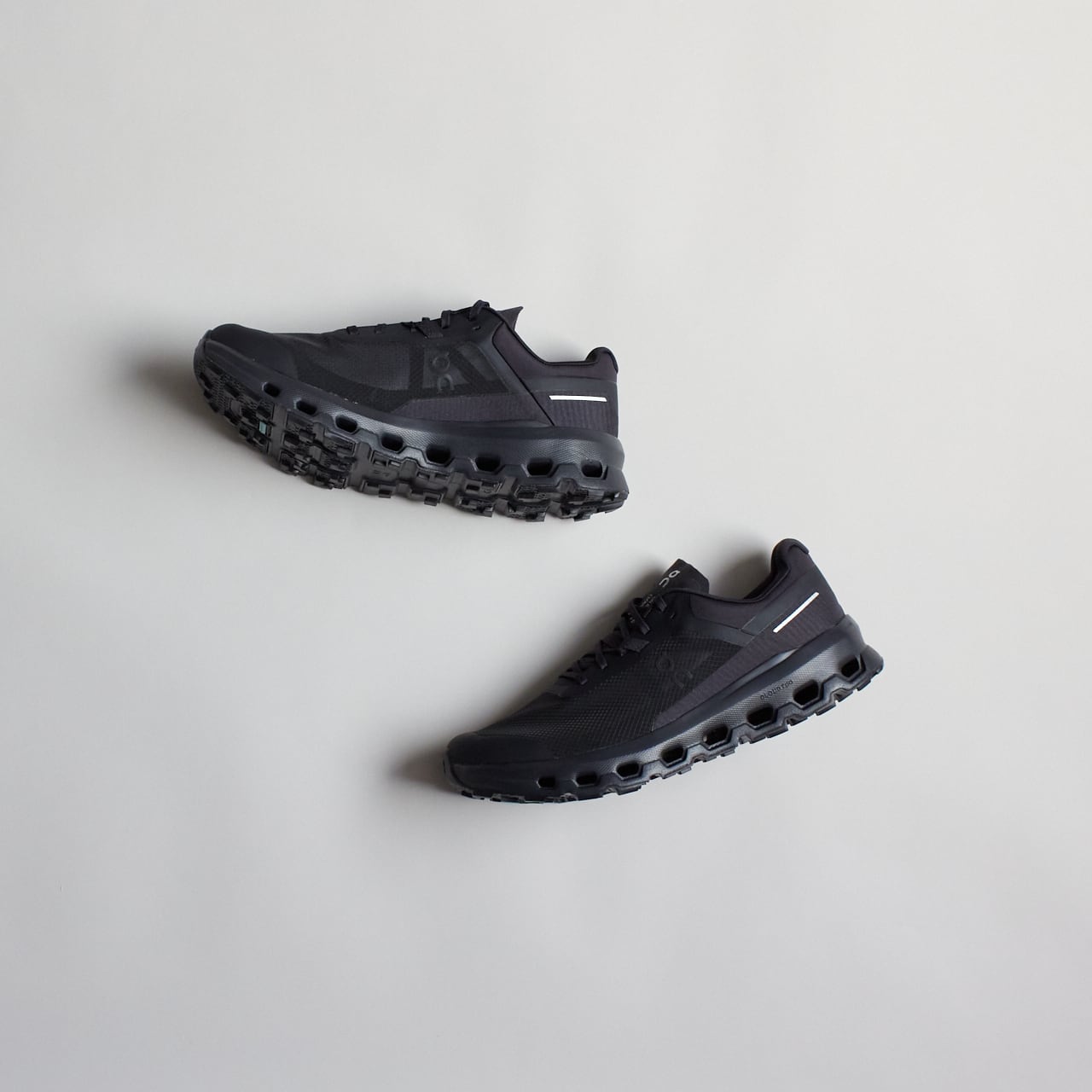 On（オン） Cloudvista 2 Black | Black メンズ トレイルランニング