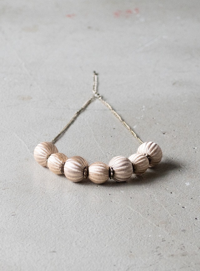 unknown 1970s False collar beads necklace