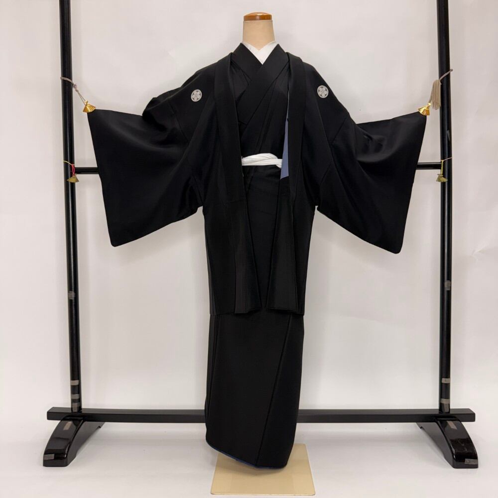 男紋付 男着物 黒紋付 ポリエステル 羽織 長着 裄67.5cm M size 黒 五つ紋 中古 成人式 舞台衣装 6359