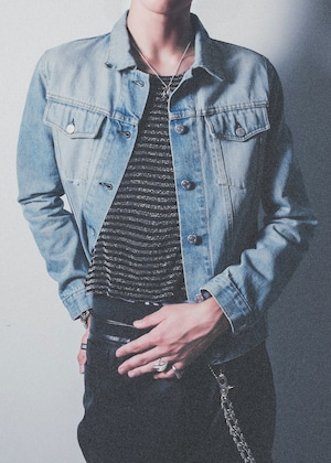 “HELMUT LANG” Late 1990's-Early 2000's faded short denim jacket “made in ITALY”