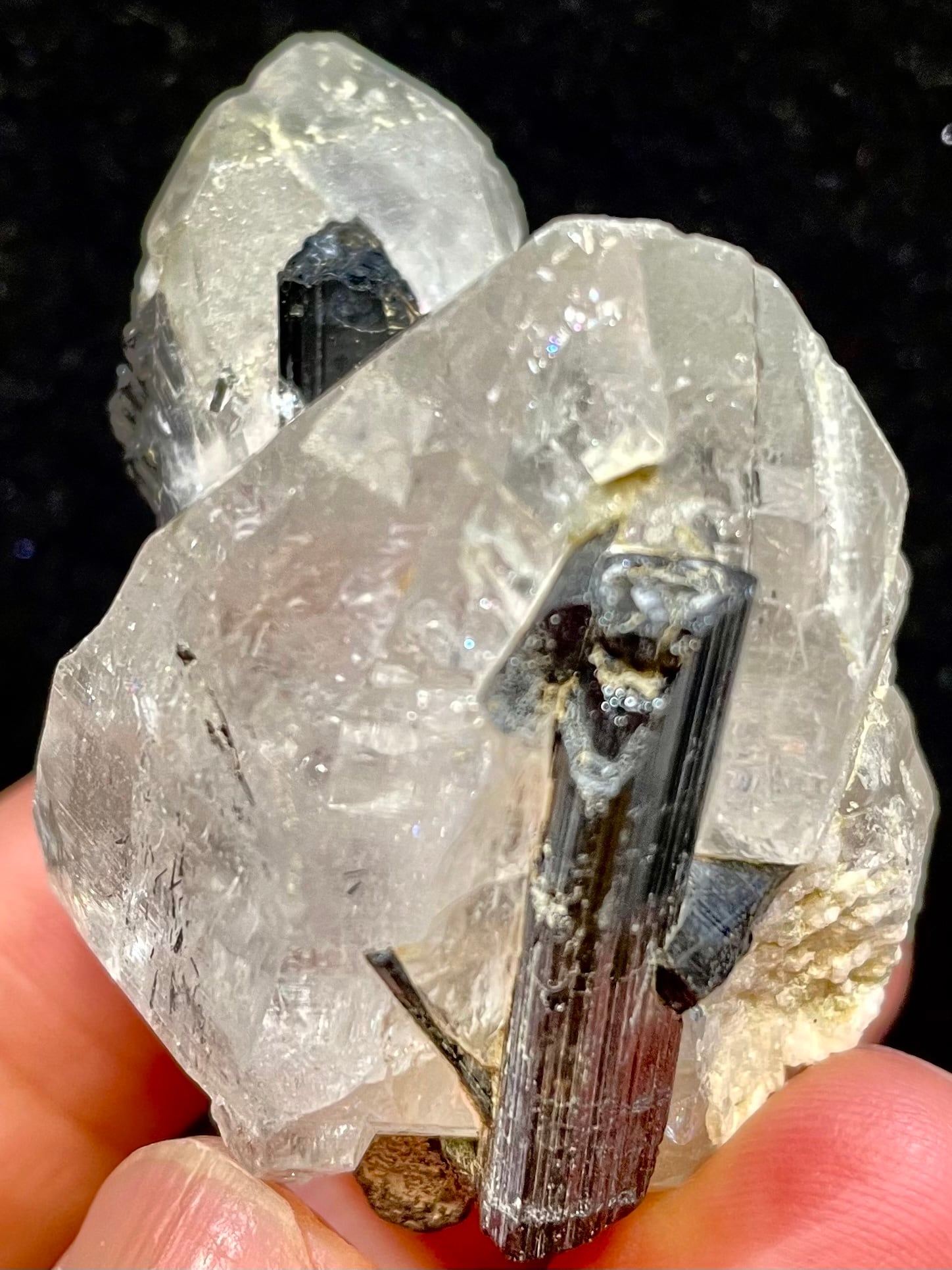 スカルドゥ産 長石上の水晶とブラックトルマリン スカルドゥ産 長石上の水晶とブラックトルマリン 【公式通販】