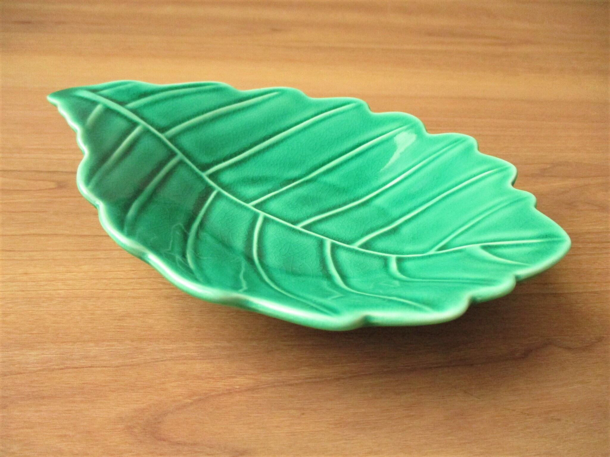 緑交趾柏型皿【波佐見焼】 | 有田焼や心器