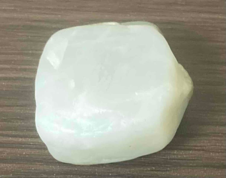 特価22万円！凸凹穴が少ない高品質「阿波隕石」の美しい原石！（阿波