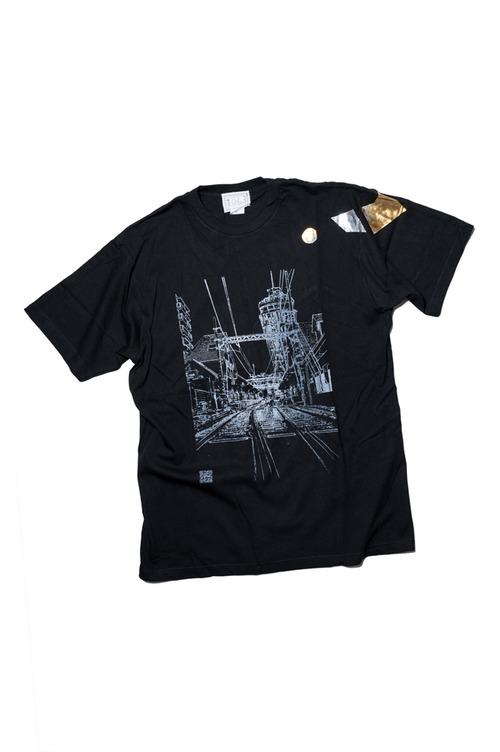 NO.1063　江ノ電江の島駅前のTシャツ【神奈川】【XLサイズ】