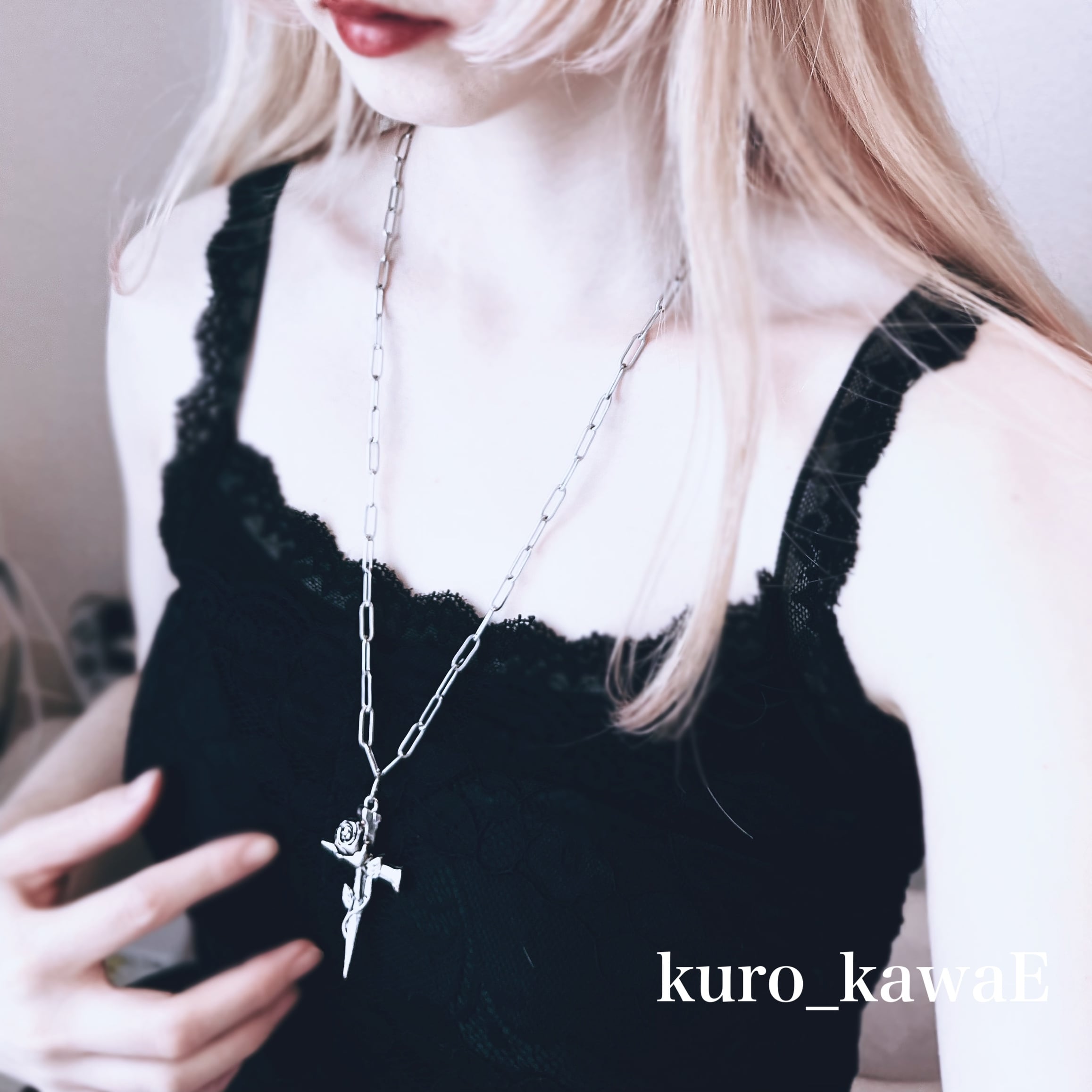 メンヘラチャン うさたん フィギュアネックレス ドッグチャームネックレス・キーホルダー|キャラ・オ・クルス