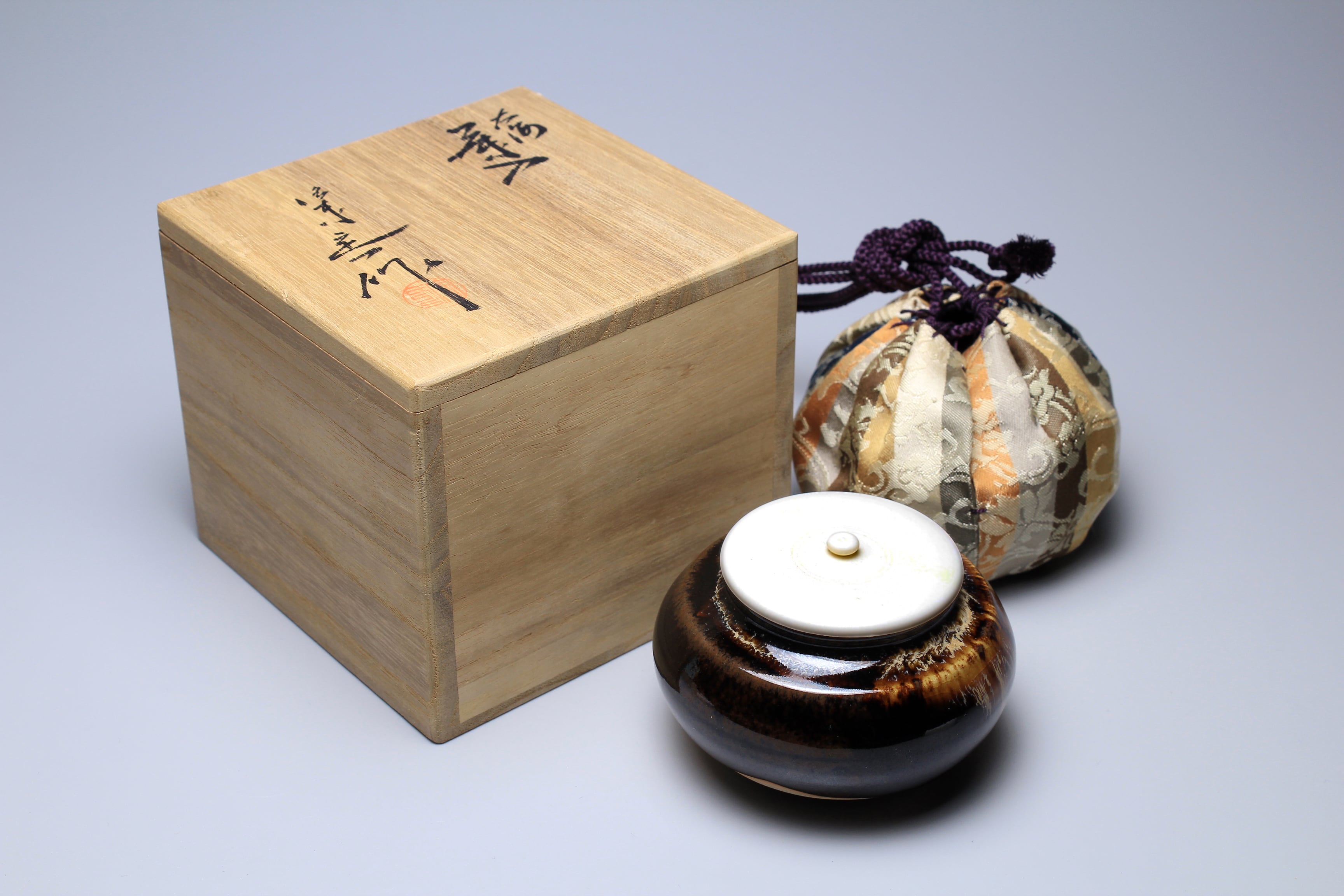 洛東 桶谷定一作 大海茶入 針屋金襴仕覆 くち 共箱 茶道具