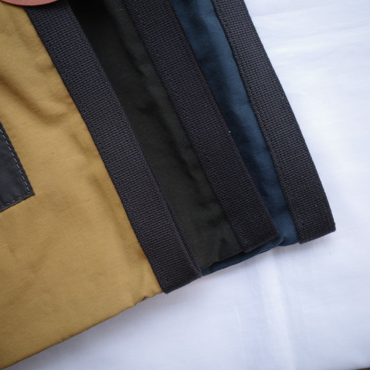 POSTALCO(ポスタルコ) / UTILITY POUCH -Yellow Ochre- | Signs