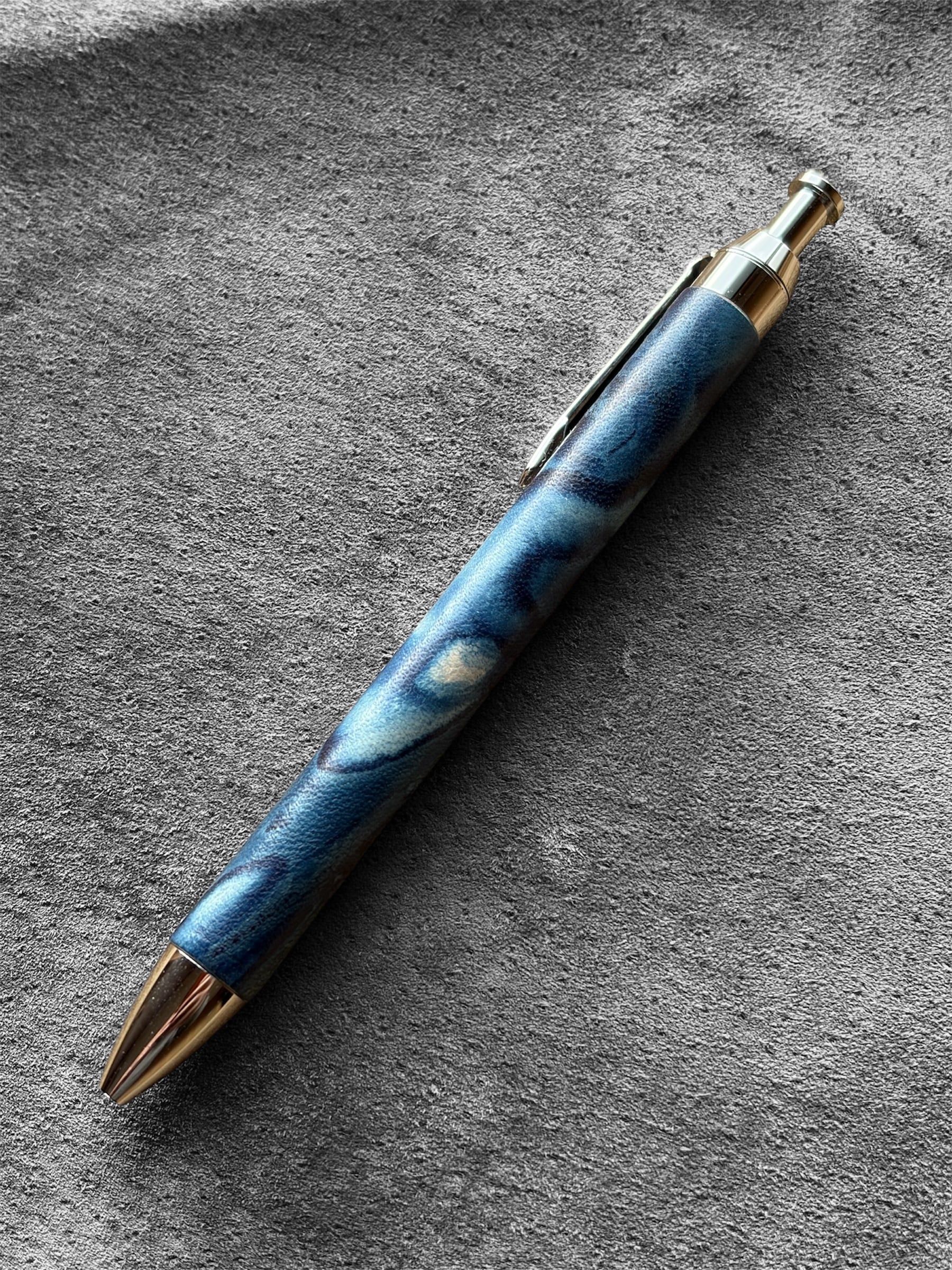 革ペン 瀬戸内の空(薄藍) | TAKE SEA LEATHER