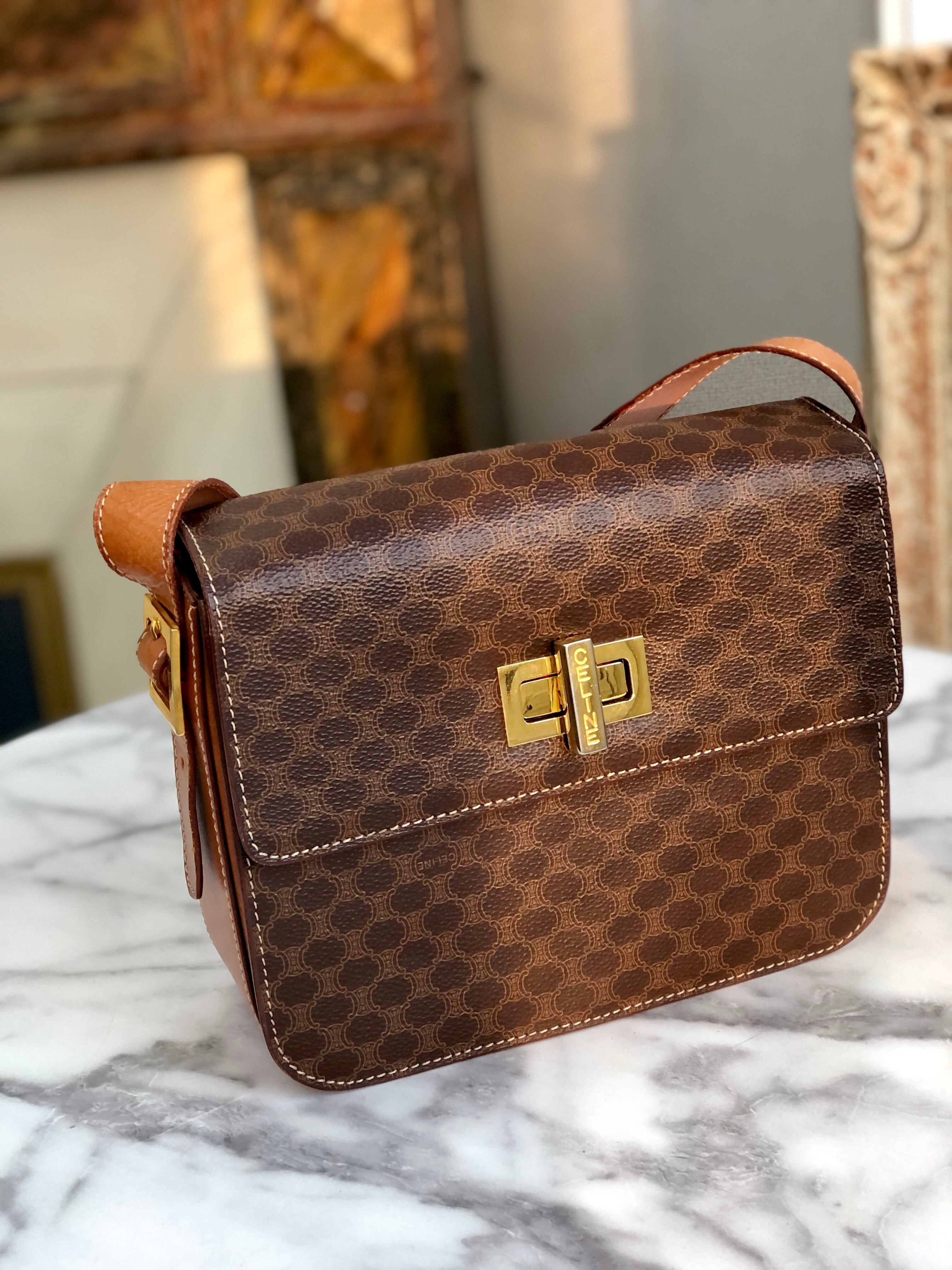 オールドセリーヌ希少　OLD CELINE ショルダーバッグ　ターンロック　トリオンフ　フラップ