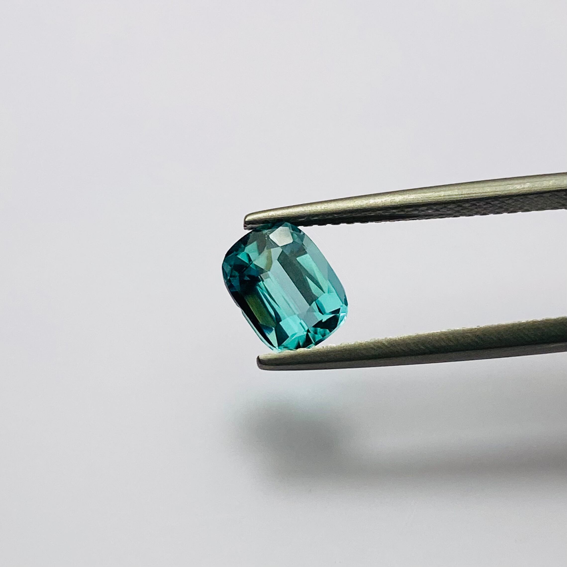 ラグーンカラーのトルマリン