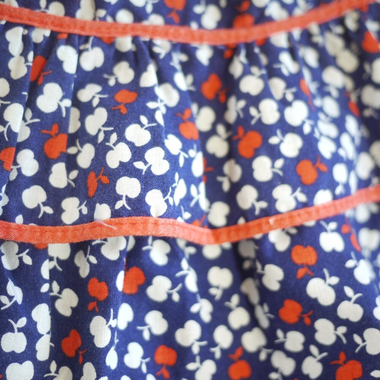 リンゴプリントのサロンエプロン ドイツ