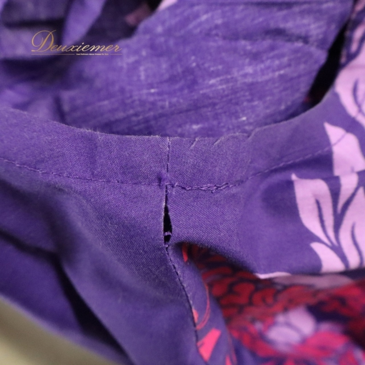 フラダンス 衣装 ワンピース ドレス パープル系 ハワイアンプリント アロハ フラ ダンス レッスン 練習 ノースリーブ フレアスカート フリル 華やか 鮮やか かわいい おしゃれ 上品 大人っぽい ピンク系 紫 ピンク 花柄 植物柄 フラダンス衣装 ハワイアン ドレス パーティー 夏祭り 大人用 レディース お出かけ 発表会 着心地 リゾートエレガント 刺繍 おしゃれ着 柄物 ビビッドカラー