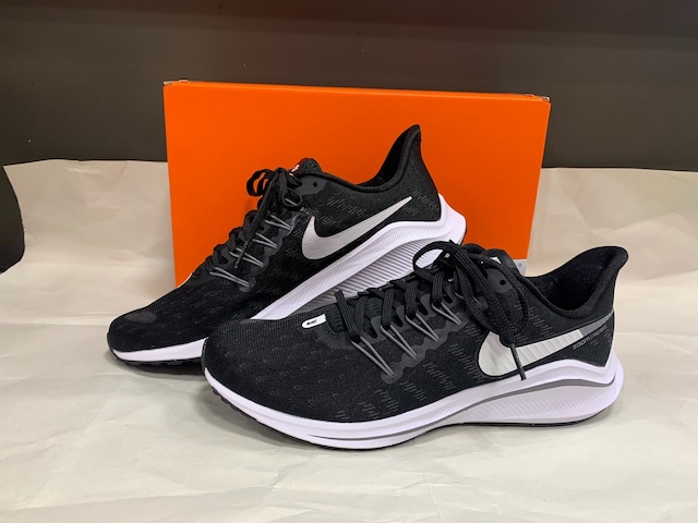 ＜ナイキ＞Men's　AIR ZOOM VOMERO14　011（ブラック）