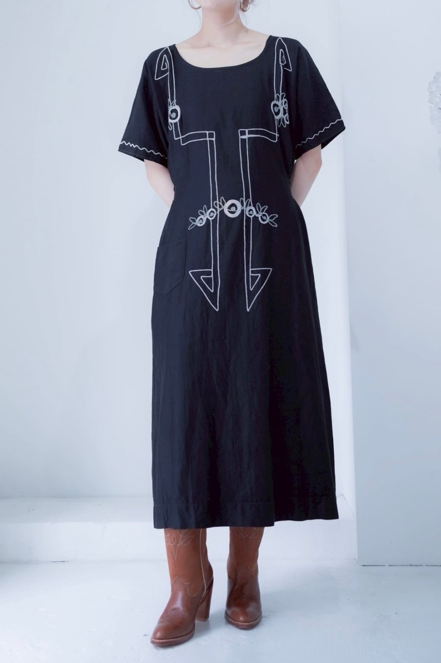embroidery black dress