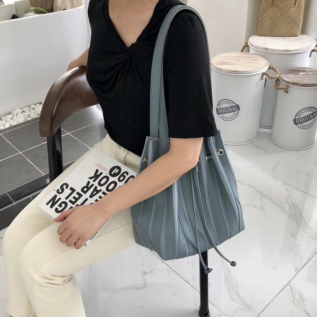 ドロストショルダーバッグ