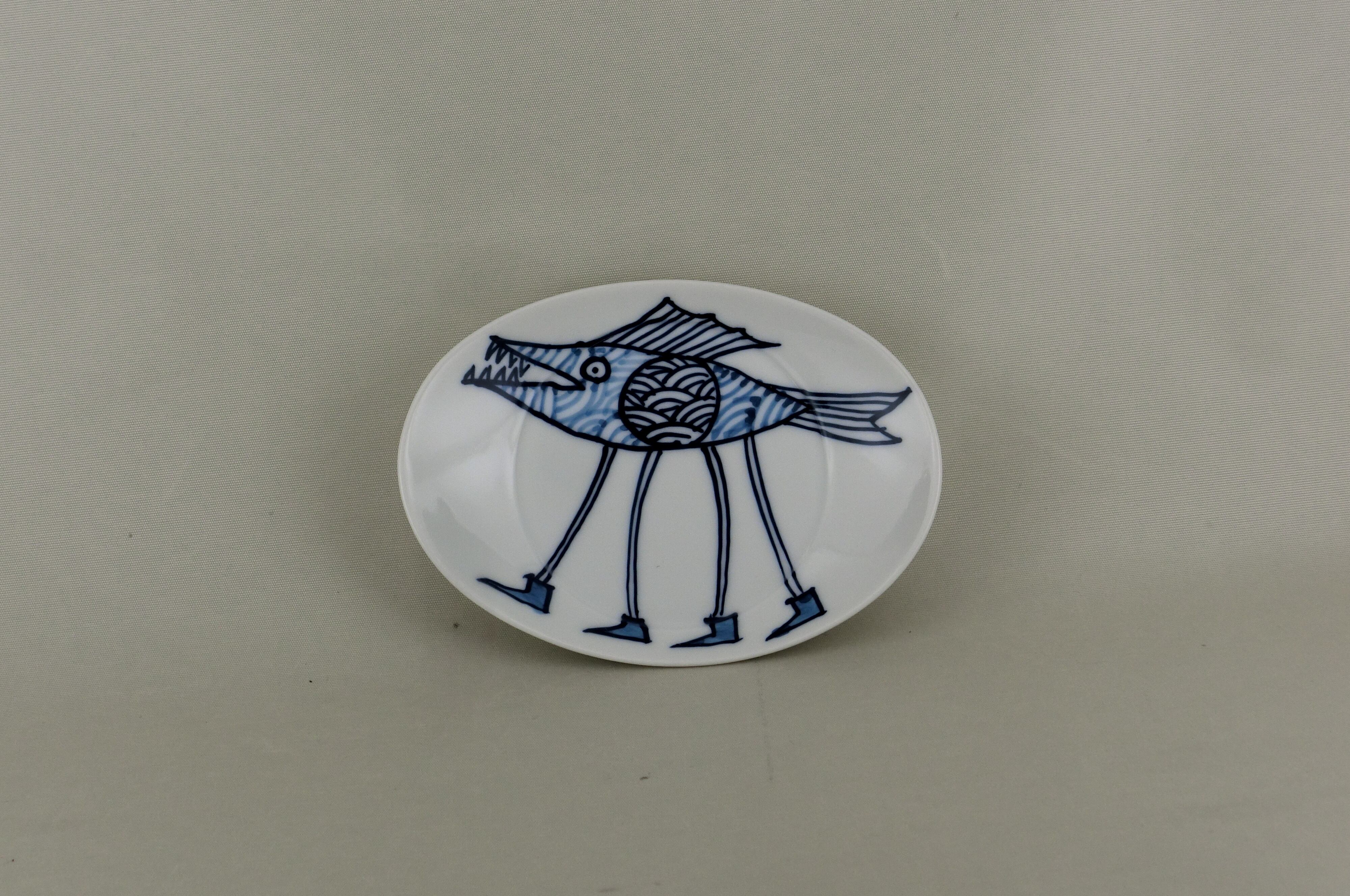 変魚シリーズ　小皿　足有り（青）