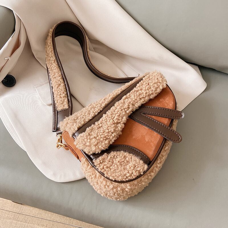 オータムウィンターレッド 秋物 冬物 メッセンジャーバッグ 手作りハンドバック359837121