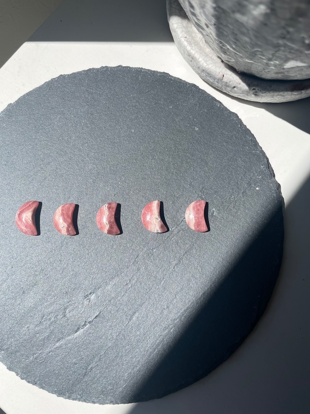 Rhodochrosite Moon shape stones /ロードクロサイトムーンシェイプタンブル