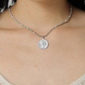 【LOVEBUZZ】ペンダント：シルバーメダイユとユニコーンの立髪色のネックレス