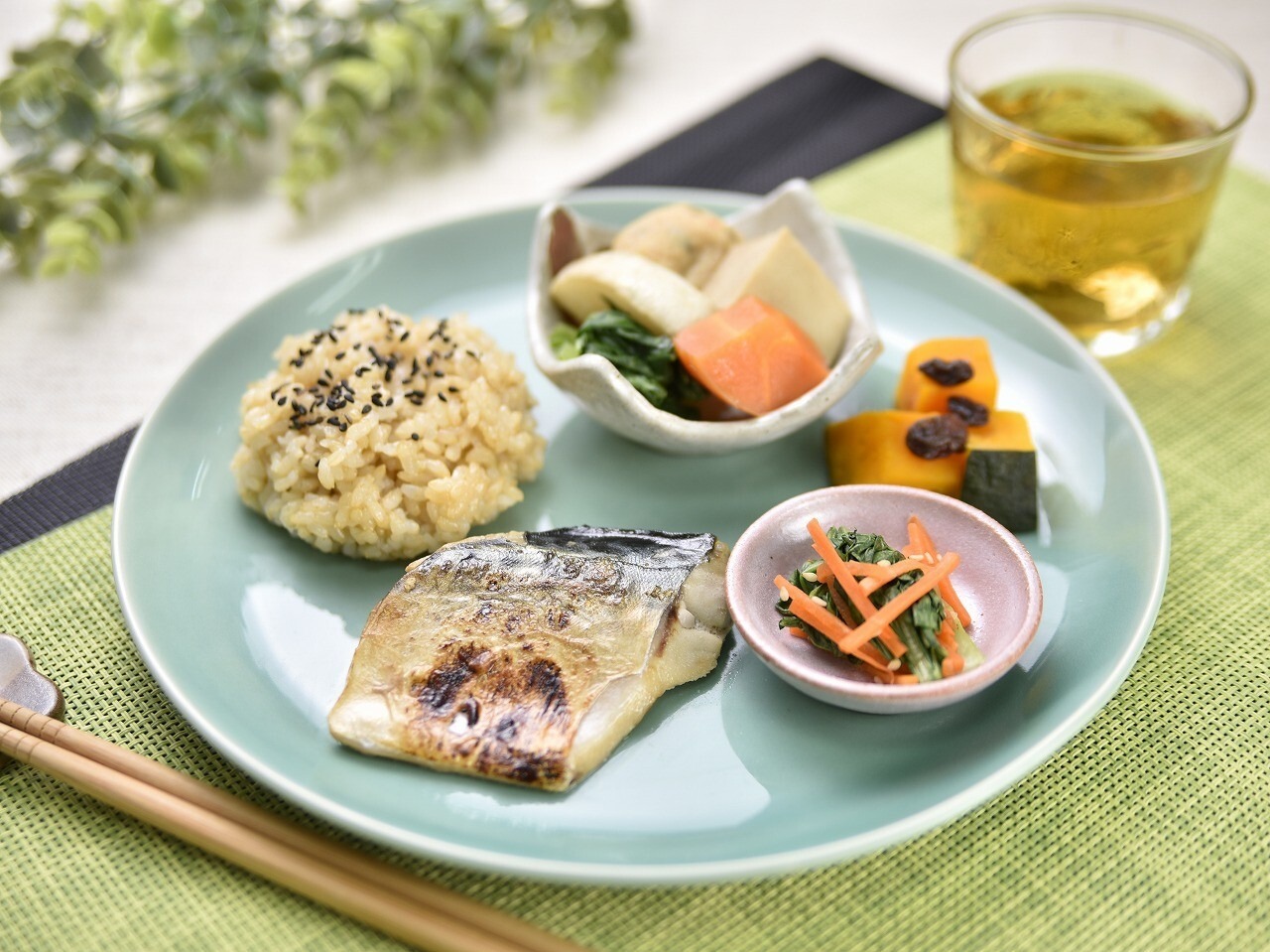 毎月お届け【定期便】　送料無料！12食セット（冷凍）ととのう弁当（6種類×各２食）