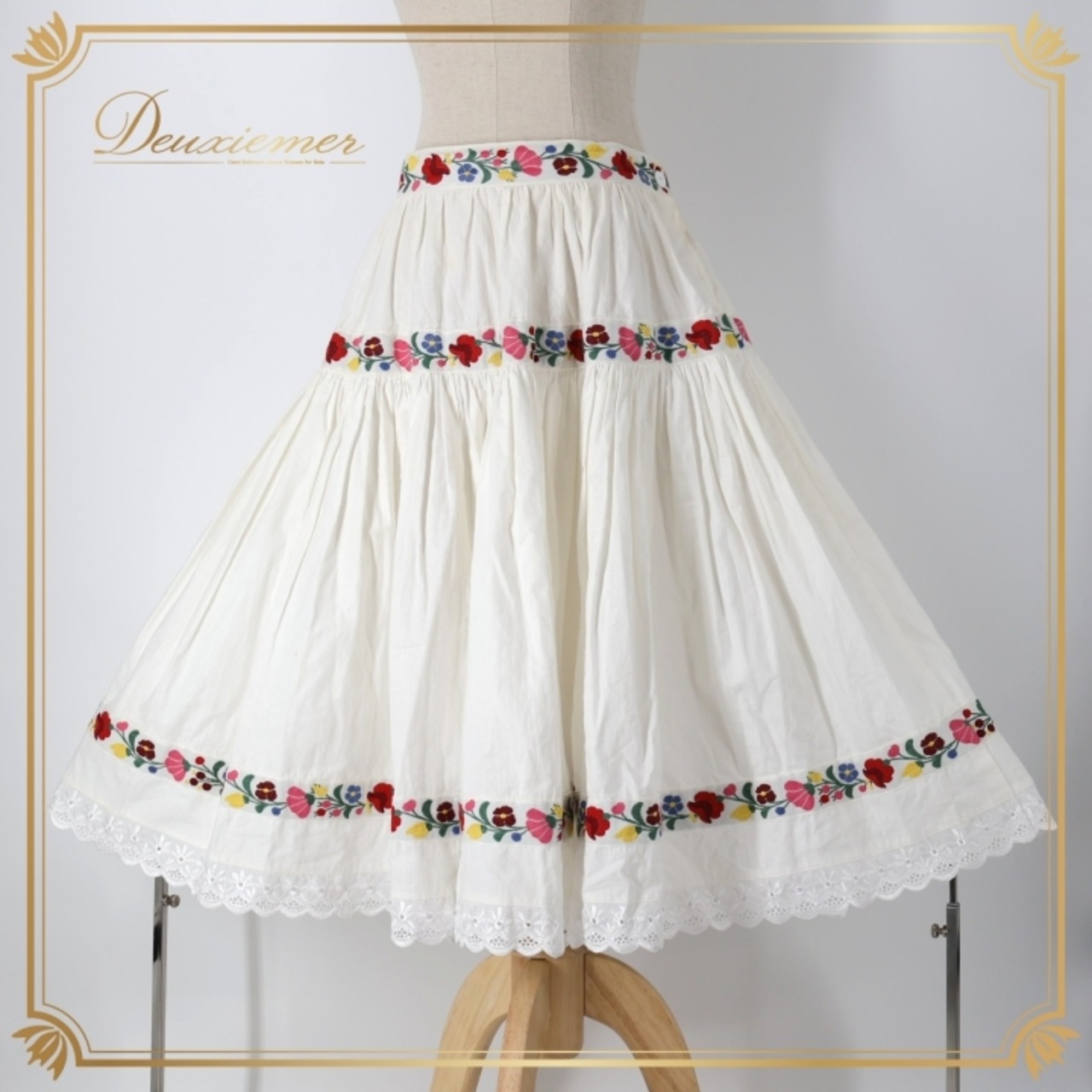 フォークダンス 衣装 スカート ホワイト系 花柄 刺繍 チロリアン チロルスカート 白 赤 青 黄 ハンガリー製 かわいい カントリー ダンス衣装 練習 レッスン イベント カラフル レッド系 ピンク系 ブルー系 イエロー系 グリーン系
