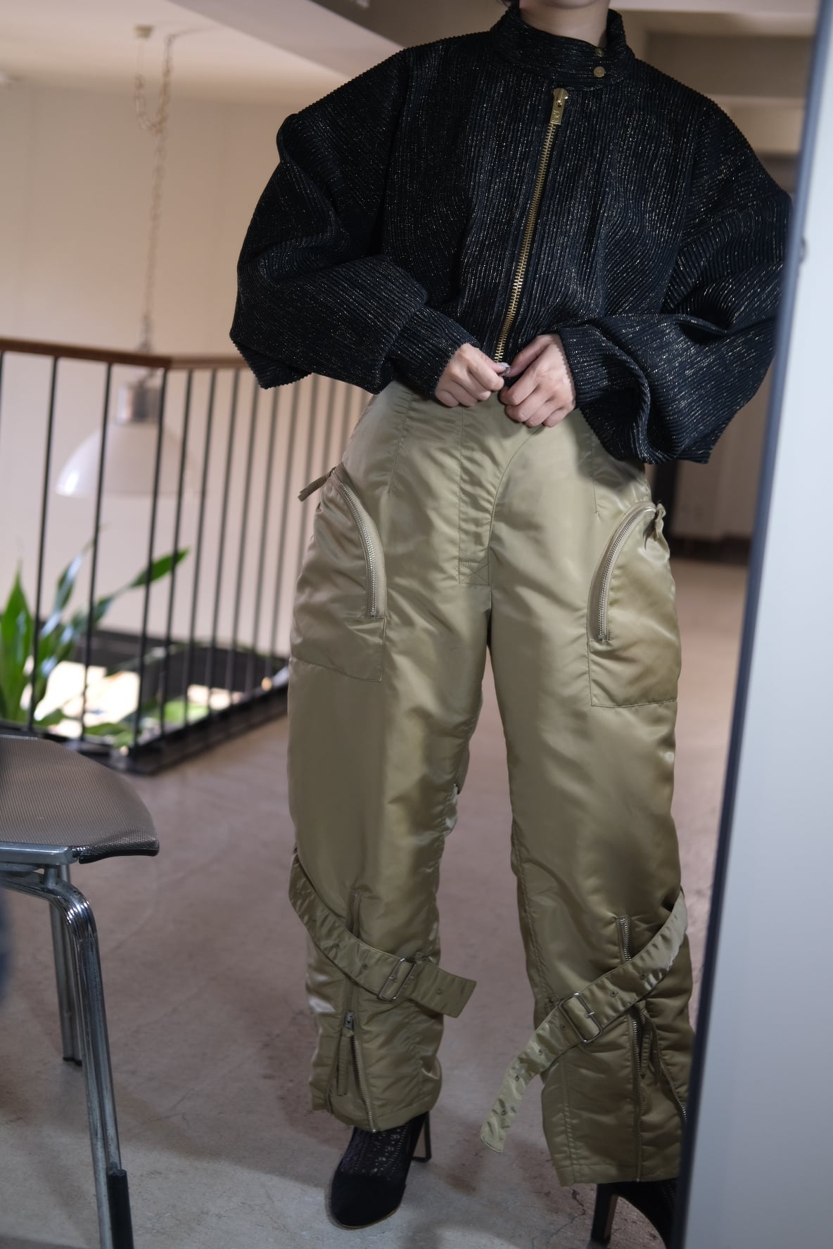 CFCL】HYPHA GLITTER STAND-UP CROPPED BOMBER JACKET | loop