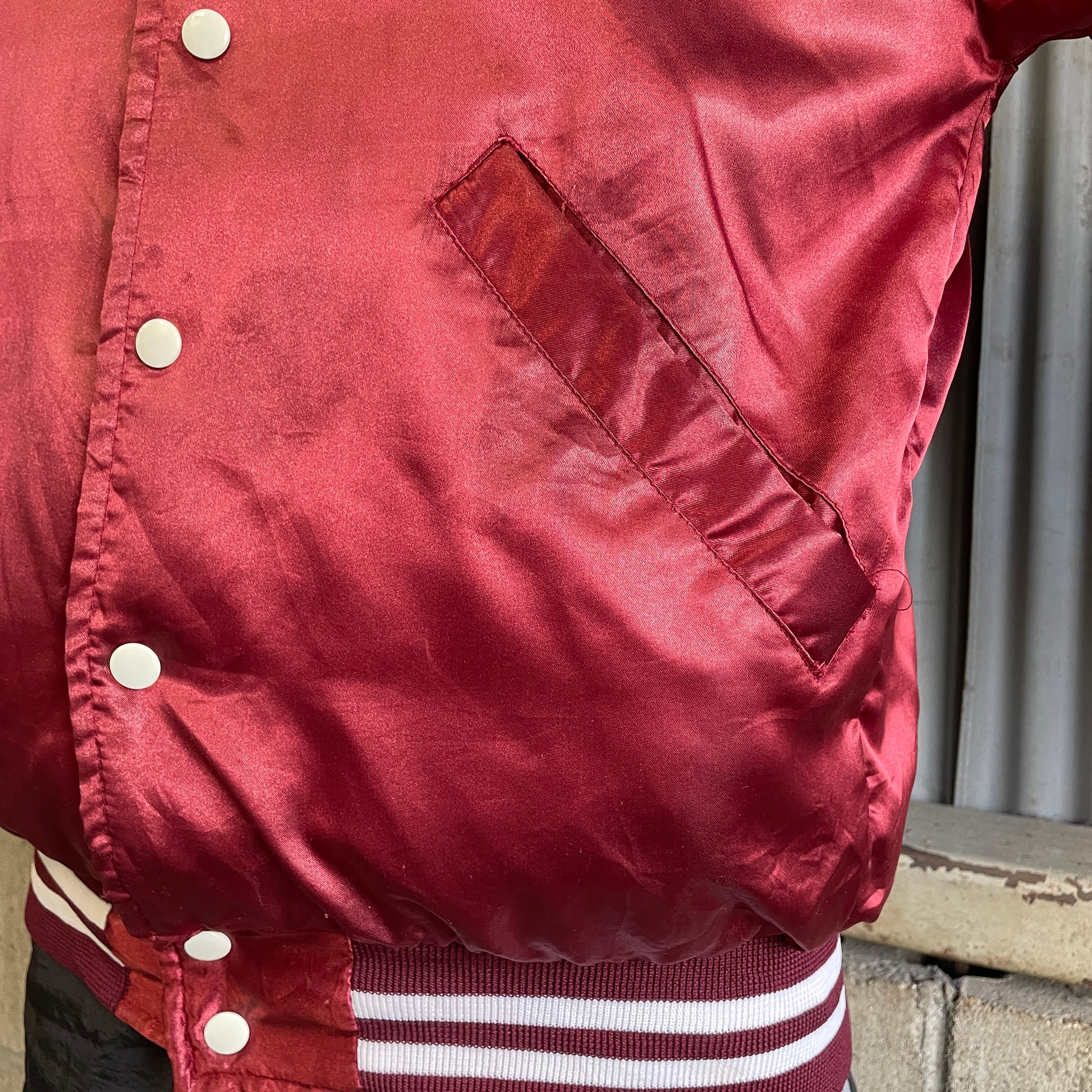 90年代 胸ロゴプリント サテンスタジャン メンズM相当 古着 えんじ