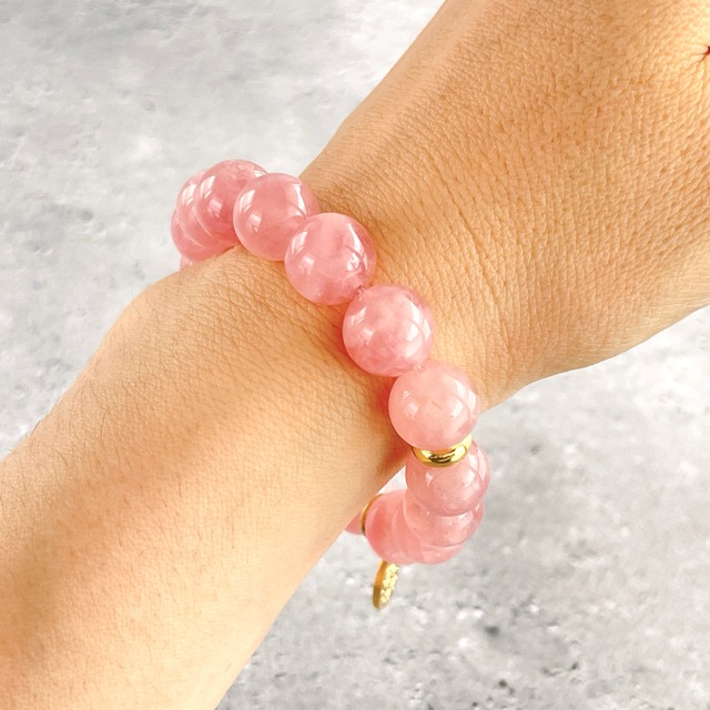 ディープローズクォーツ11mm✧不思議のメダイ✧チャームブレスレット✧シンプルブレスレット✧