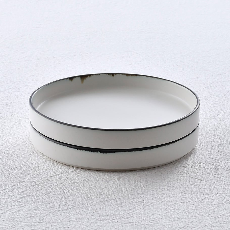 ホワイト 13cmスタックプレート 渕錆 | 波佐見焼 和食器の通販｜長十郎窯