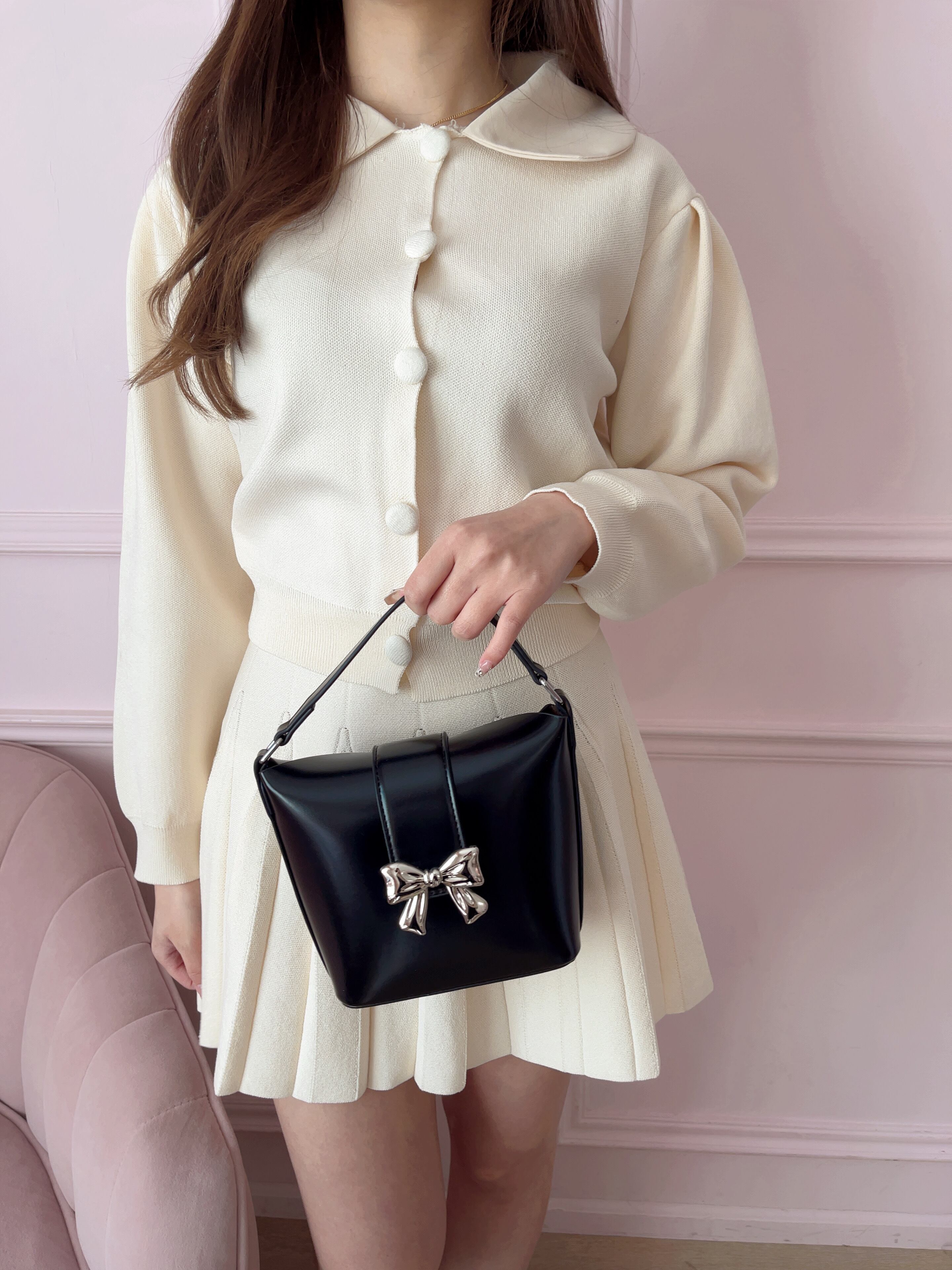 silver ribbon buckle bag