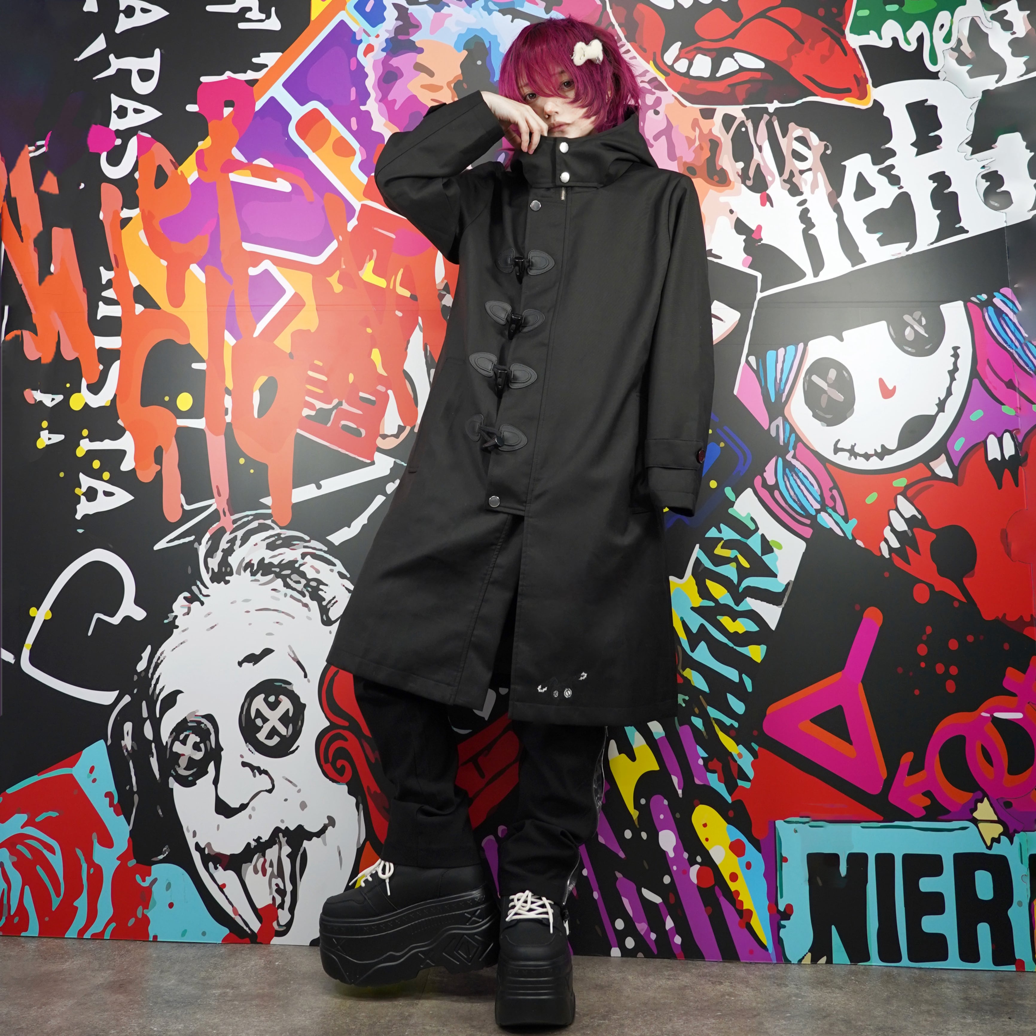 新春応援66%OFF》ASYMMETRIC TOGGLE BUTTON LONG COAT【BLACK刺繡