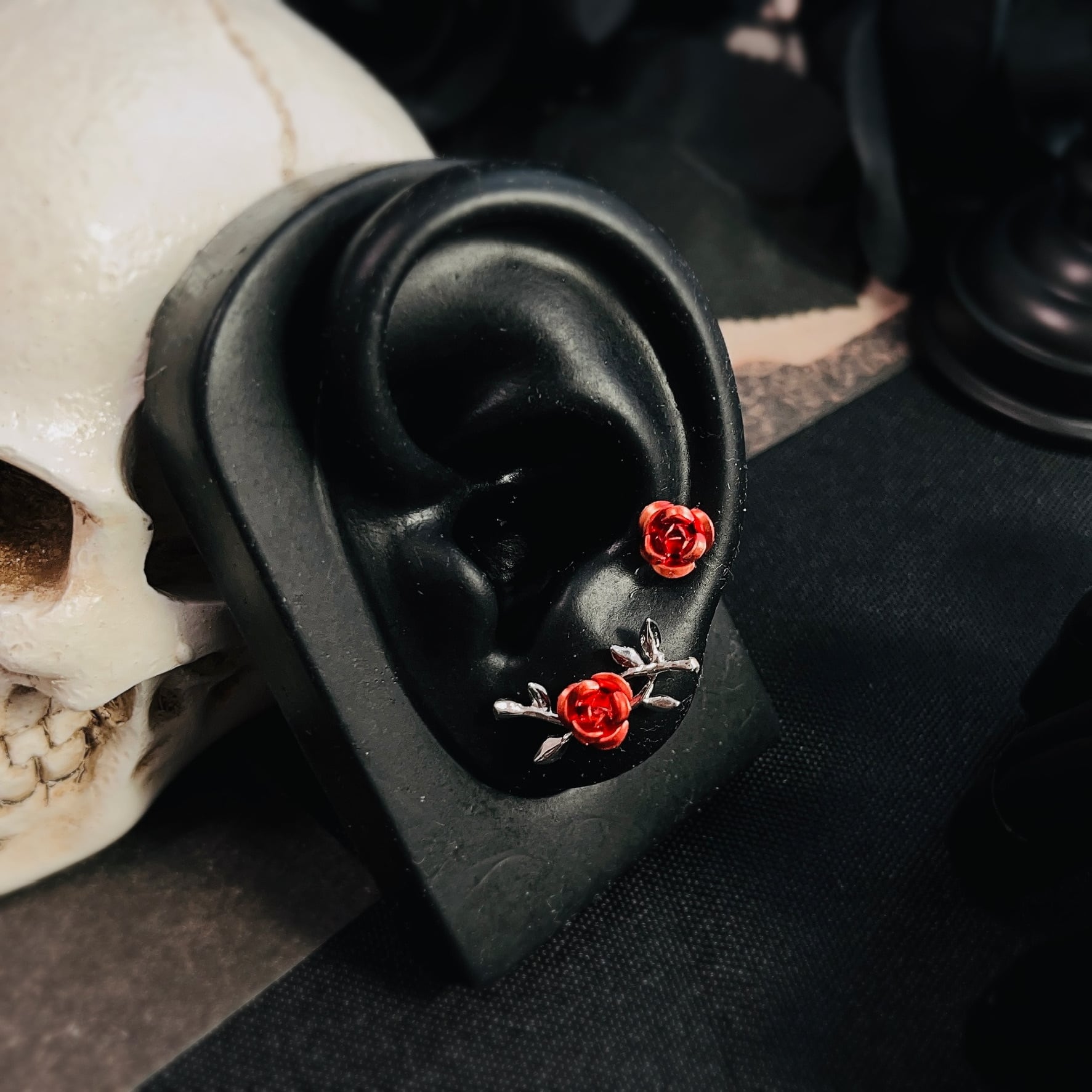 両耳用−ゴシックローズのピアス】 ゴシック 地雷系 病みかわいい