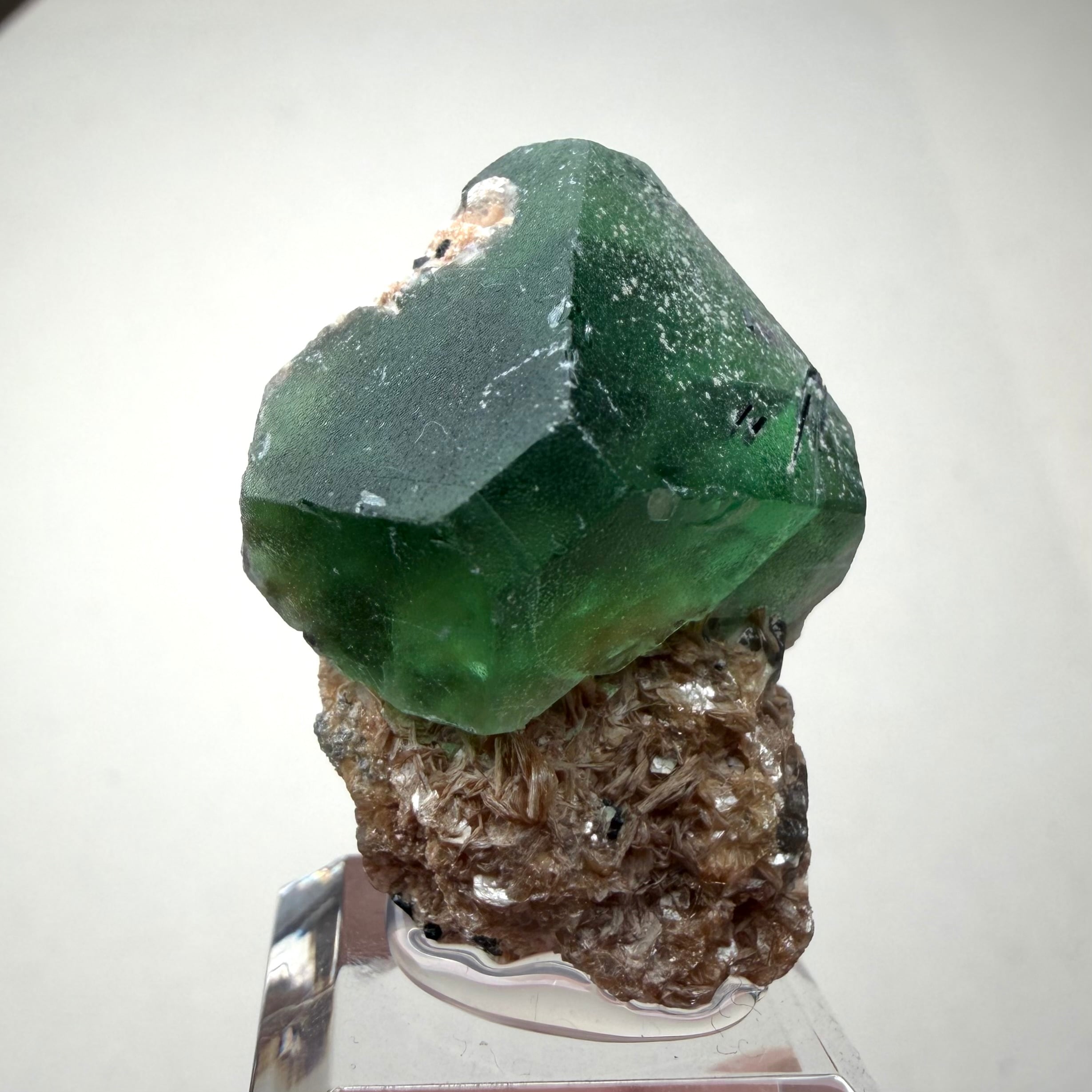 フローライト / マスコバイト【Fluorite with Muscovite】※産地不詳・要本文ご確認ください。