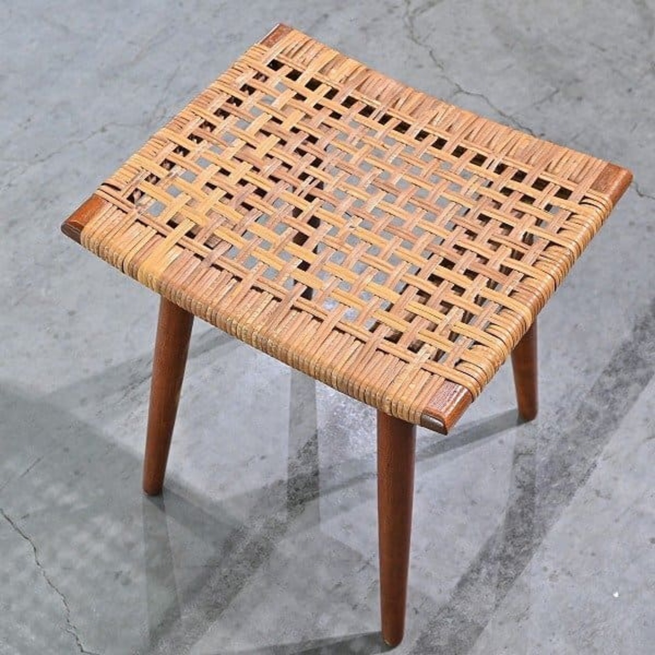 北欧 デンマーク ラタン スツール A チーク材 椅子 籐 リビング ダイニング 玄関 書斎 寝室 庭 ヴィンテージ インテリア 店舗什器 飾り台【中古家具/中古インテリア/USED家具ユーズド家具/リサイクル】